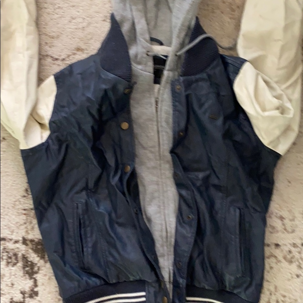Jacket for raven